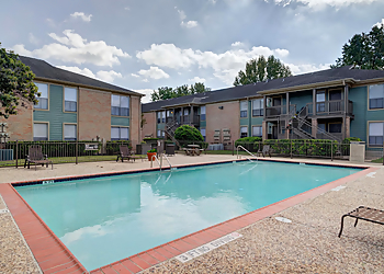 Pavilion Place Houston Apartments For Rent image 1