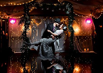 Minneapolis Wedding Photographers Penny Photographics