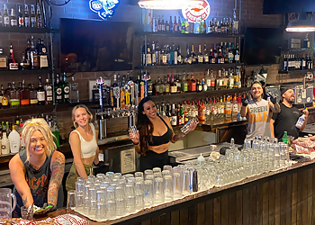 Huntington Beach Night Clubs Perqs