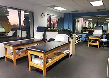 Long Beach Physical Therapists Peter Morris, MPT, OCS, COMT - SELECT PHYSICAL THERAPY LONG BEACH