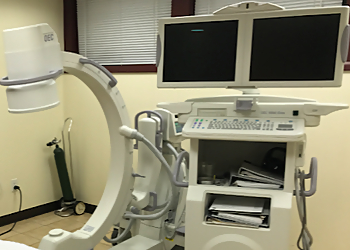 Peter S. Zheng, MD - Yonkers, NY Pain Management Doctors - Treatment Room Image