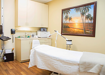 Peterson Pierre, MD - Thousand Oaks, CA Dermatologists