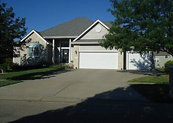 Topeka Painters Pete's Painting and Seamless Gutters