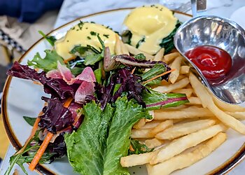Petit Robert Bistro Boston French Restaurants image 1