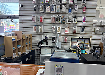 Phone Zone - Peoria, IL Cell Phone Repair - Business Interior Image