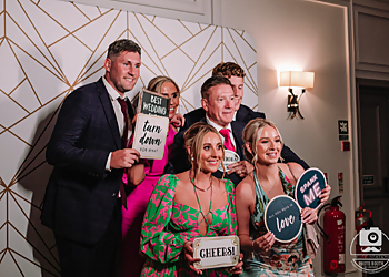 Photo Booth Rental Bakersfield - Bakersfield, CA Photo Booth Companies - Service Process Image