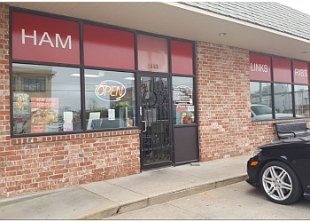 3 Best Barbecue Restaurants In Wichita Ks Threebestrated Pig In Out Bbq