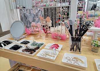 Honolulu Gift Shops Pink Box Ala Moana