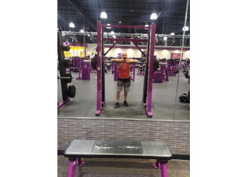 Planet fitness pull online up machine