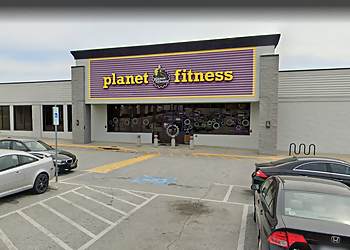 Planet Fitness Greensboro Greensboro Gyms image 1