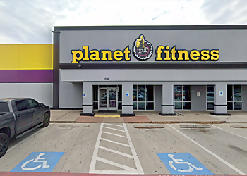 Planet Fitness Irving  Irving Gyms image 1