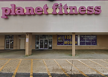 Planet Fitness Montgomery Montgomery Gyms image 1