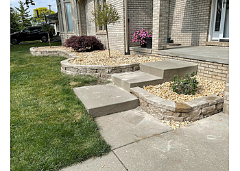 Warren Lawn Care Services Platinum Lawns & Landscape LLC.