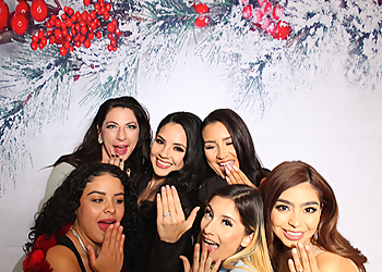 Glendale Photo Booth Companies Pocket Full of Poses