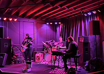 Oceanside Night Clubs Pour House