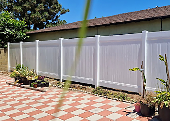 El Monte Fencing Contractors Practic Vinyl Fencing