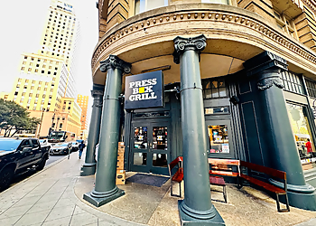 Dallas Sports Bars Press Box Grill