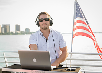 Detroit Djs Pro DJ Services
