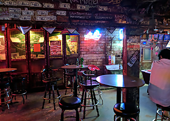 Pump House - Visalia, CA Night Clubs - Restaurant Interior Image
