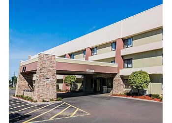 Quality Inn & Suites Warren Warren Hotels