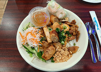 Que Huong Restaurant  Warren Vietnamese Restaurants