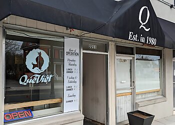 Minneapolis Vietnamese Restaurants Que Viet Village House