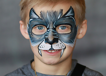 Des Moines Face Painting Queen Bee Face Painting LLC