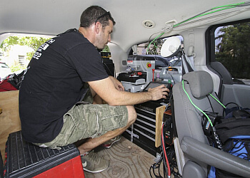 Quickly Locksmith Miami - Miami, FL Locksmiths - Field Work Image