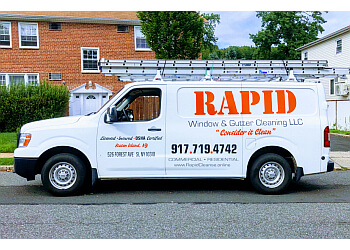 New York gutter cleaner RAPID Window and Gutter Cleaning LLC