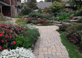 3 Best Landscaping Companies In Akron, OH - Expert Recommendations