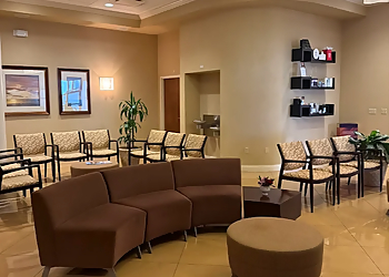 R. Dale Reynolds, MD - El Paso, TX Plastic Surgeons - Waiting Room