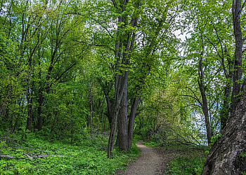 RIVERSIDE PARK Hartford Hiking Trails