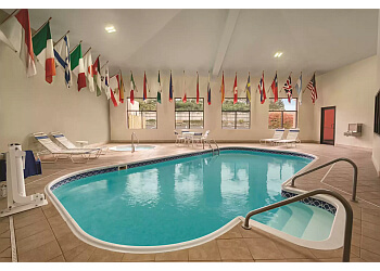 Radisson Hotel & Conference Center Rockford - Rockford, IL Hotels - pool image
