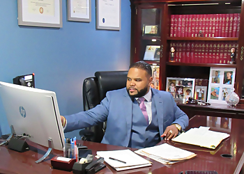 Rafael A. Triunfel Jr., Esq. - TRIUNFEL LAW, LLC Jersey City Divorce Lawyers image 1
