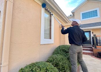 Real Pest Solutions KC, LLC - Olathe, KS Pest Control Companies - Field Work Image