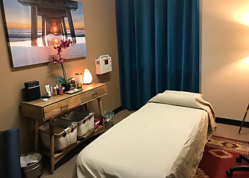 Red Crane Wellness - Chattanooga, TN Acupuncture - Treatment Room Image