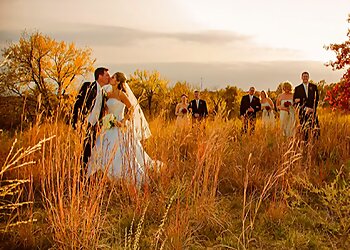Des Moines Wedding Photographers Red Door Photo