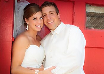 Des Moines Wedding Photographers Red Door Photo