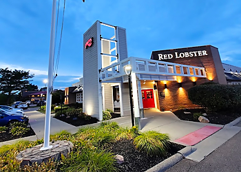 Red Lobster - Sterling Heights, MI Seafood Restaurants - Restaurant Entrance Image