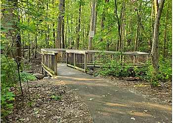 Warren Hiking Trails Red Oaks Nature Center