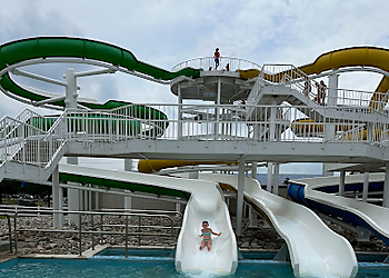 Warren Amusement Parks Red Oaks Waterpark