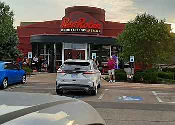 Topeka American Restaurants Red Robin Gourmet Burgers and Brews Topeka