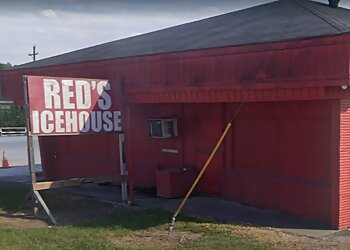 Beaumont Sports Bars Red's Icehouse