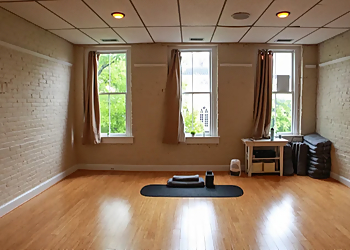 Refresh Alexandria a wellness collective - Alexandria, VA Yoga Studios - Interior Image