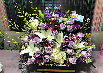 Regina's Flower Shop - Laredo, TX Florists - Floral Arrangement Image