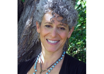 Minneapolis marriage counselor Renee Segal, MA, LMFT - EVOLVE THERAPY