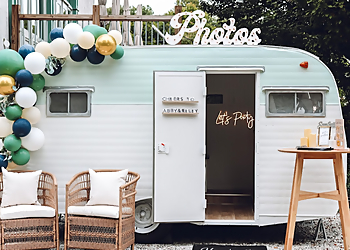 Akron Photo Booth Companies Retro Party Co.