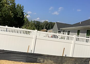 Newport News Fencing Contractors Reyes Fence LLC.