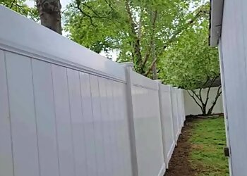 Reyes Fence LLC. Newport News Fencing Contractors image 1