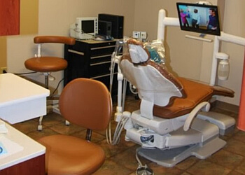Peoria Cosmetic Dentists Reza Vakili, DDS - PEORIA HEIGHTS DENTAL CENTER